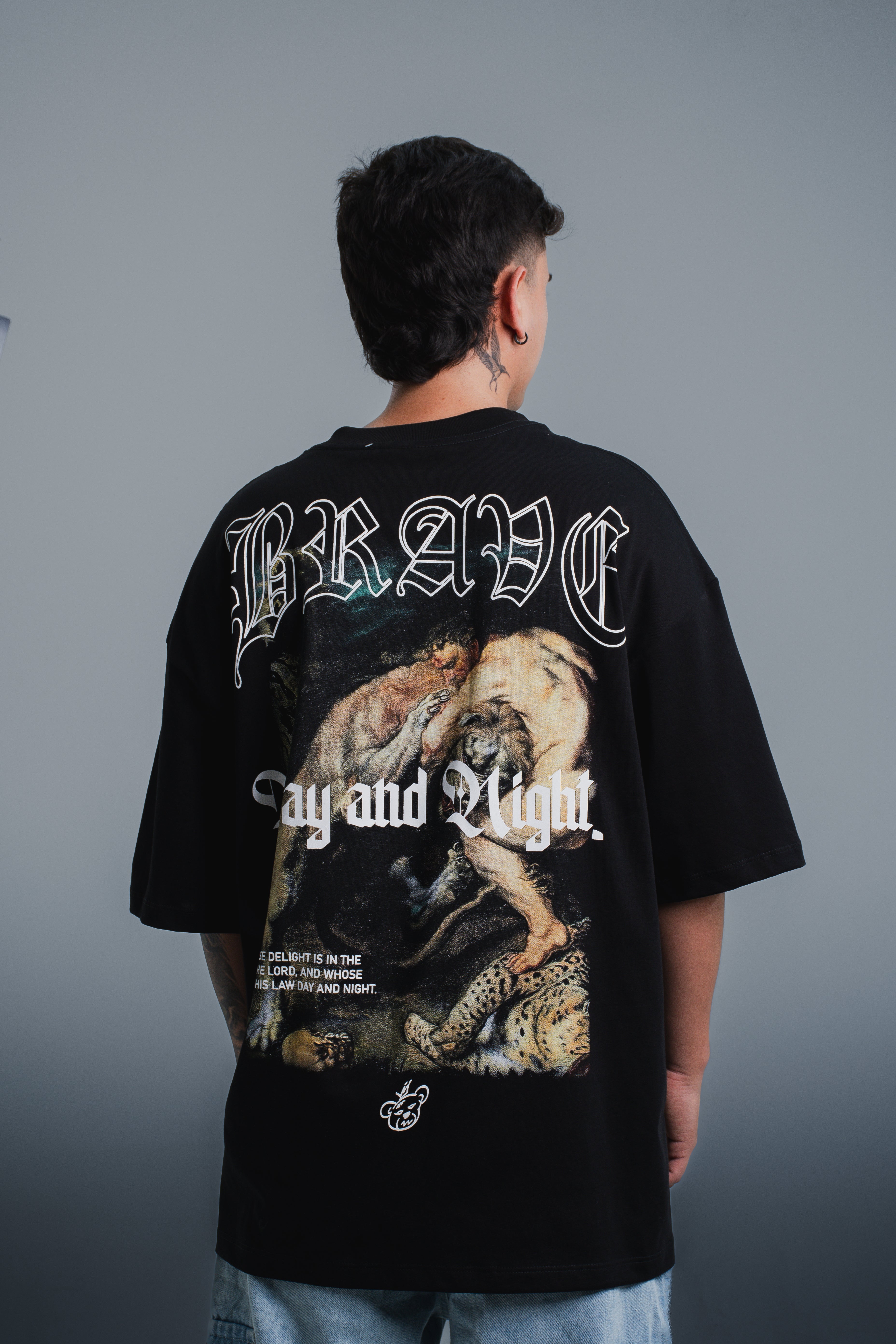 OVERSIZED - DAY AND NIGHT