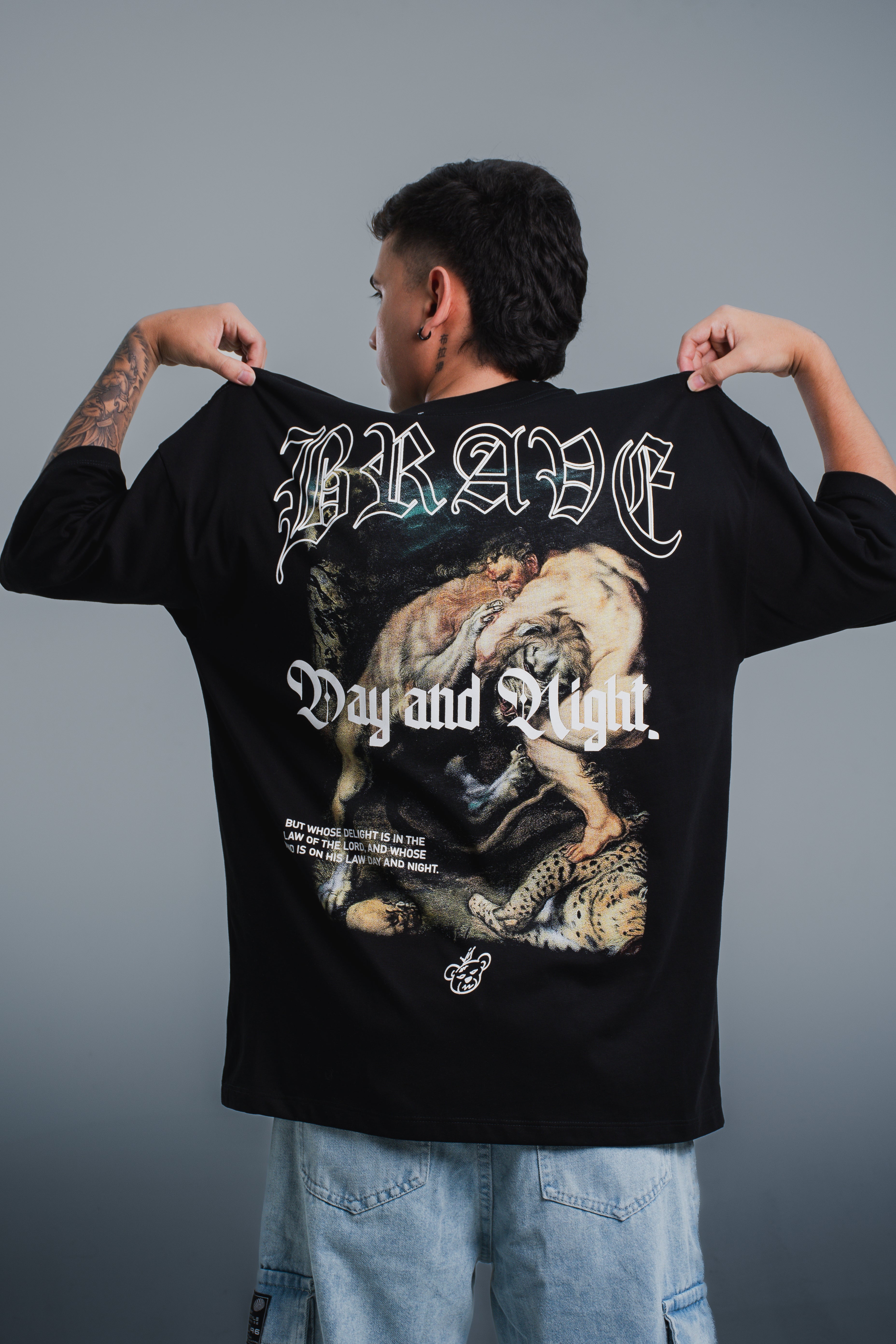 OVERSIZED - DAY AND NIGHT