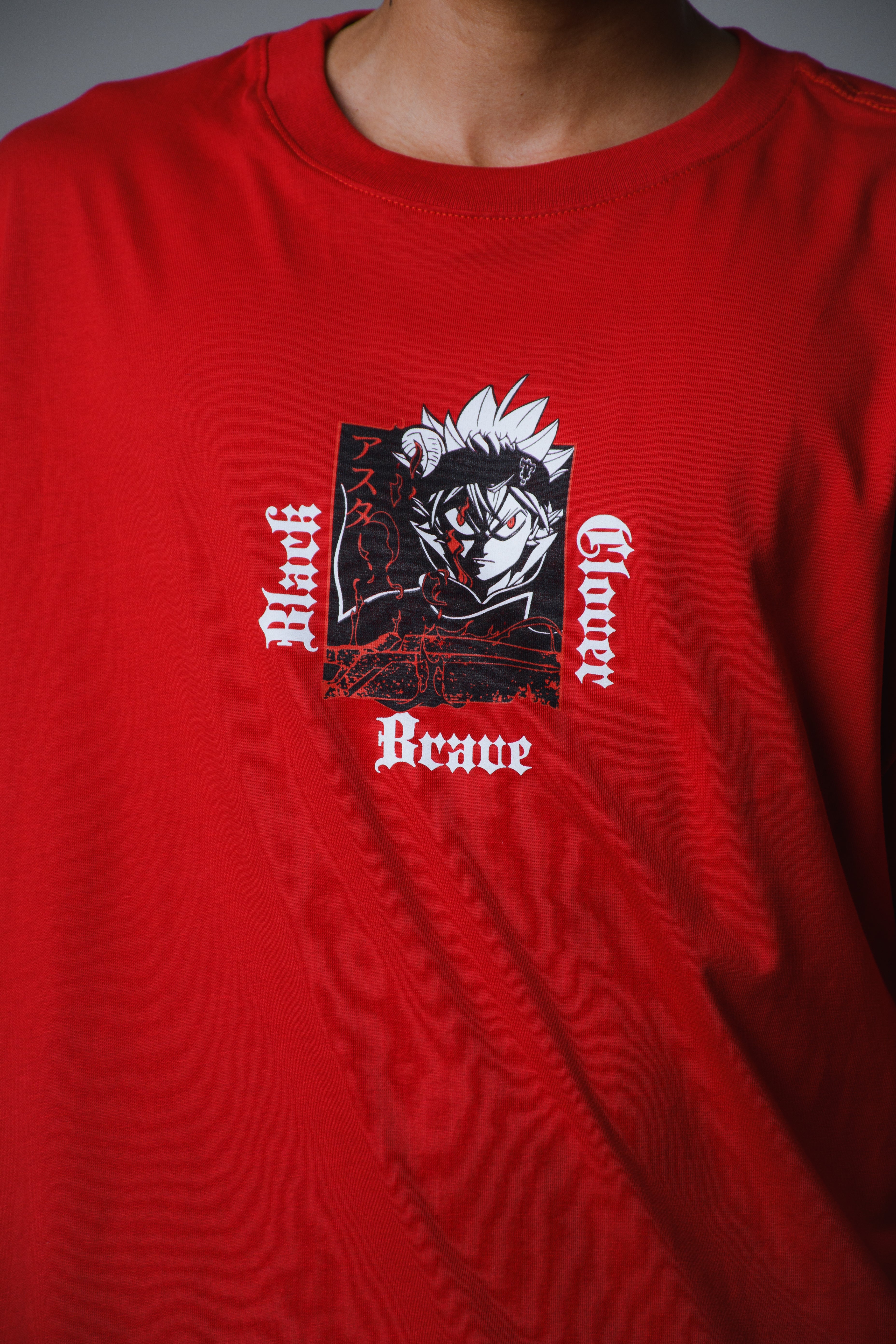 OVERSIZED - BLACK CLOVER