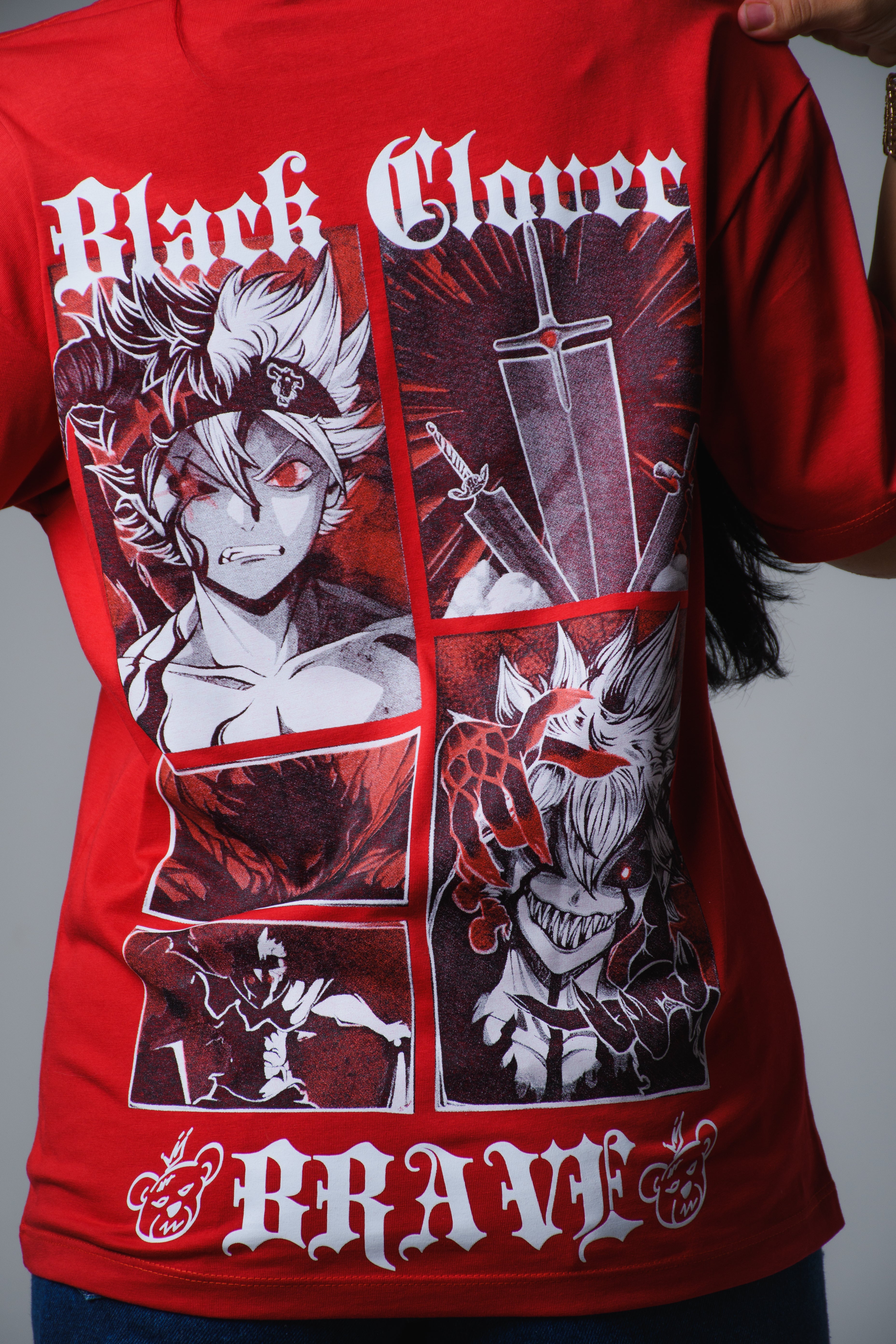 OVERSIZED - BLACK CLOVER